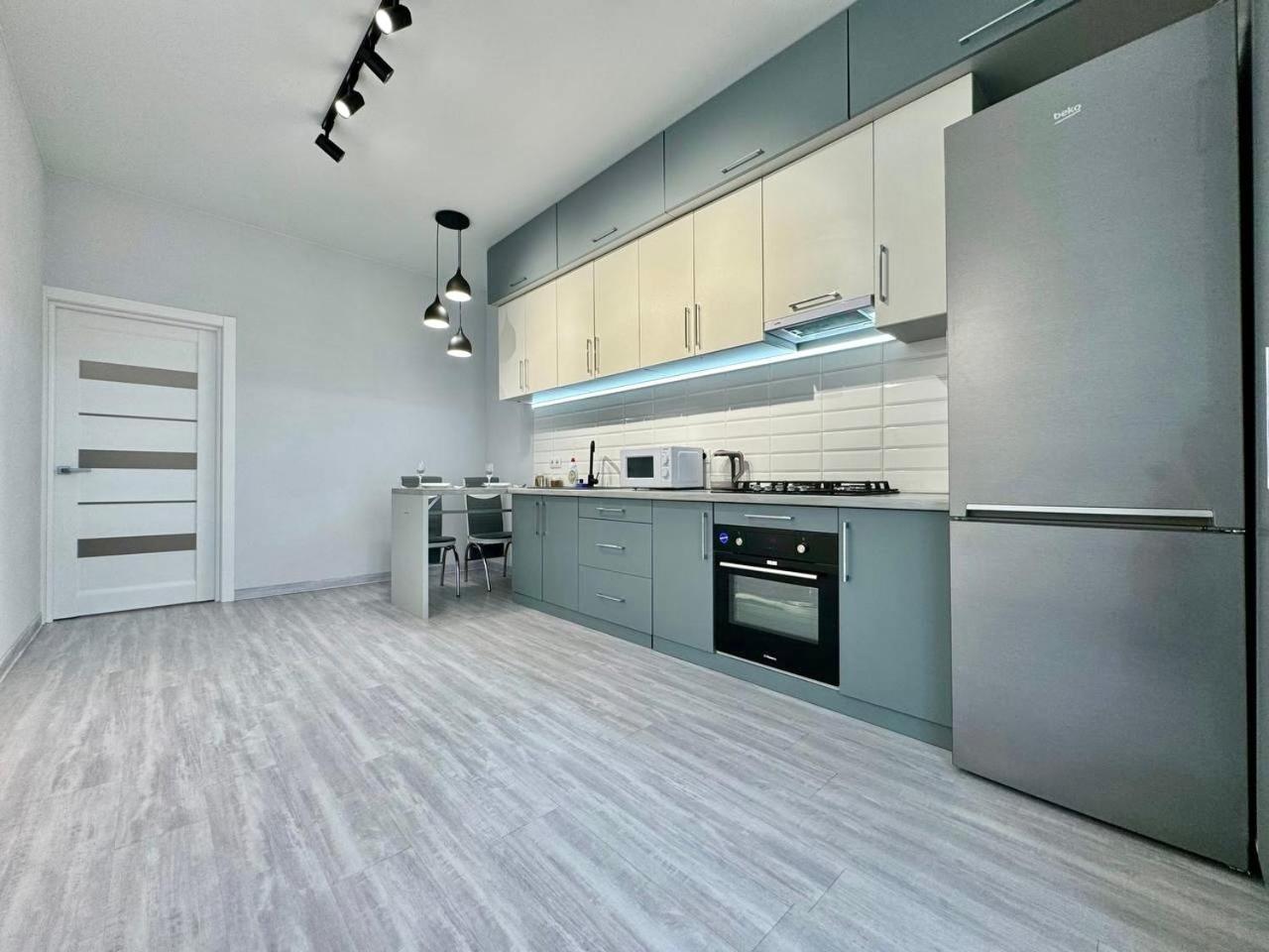 Apartpoltava Жк "Пилипа Орлика,26" Business Апартаменти З Неймовірною Панорамою - Led Дзеркало -Тропічний Душ Exteriör bild